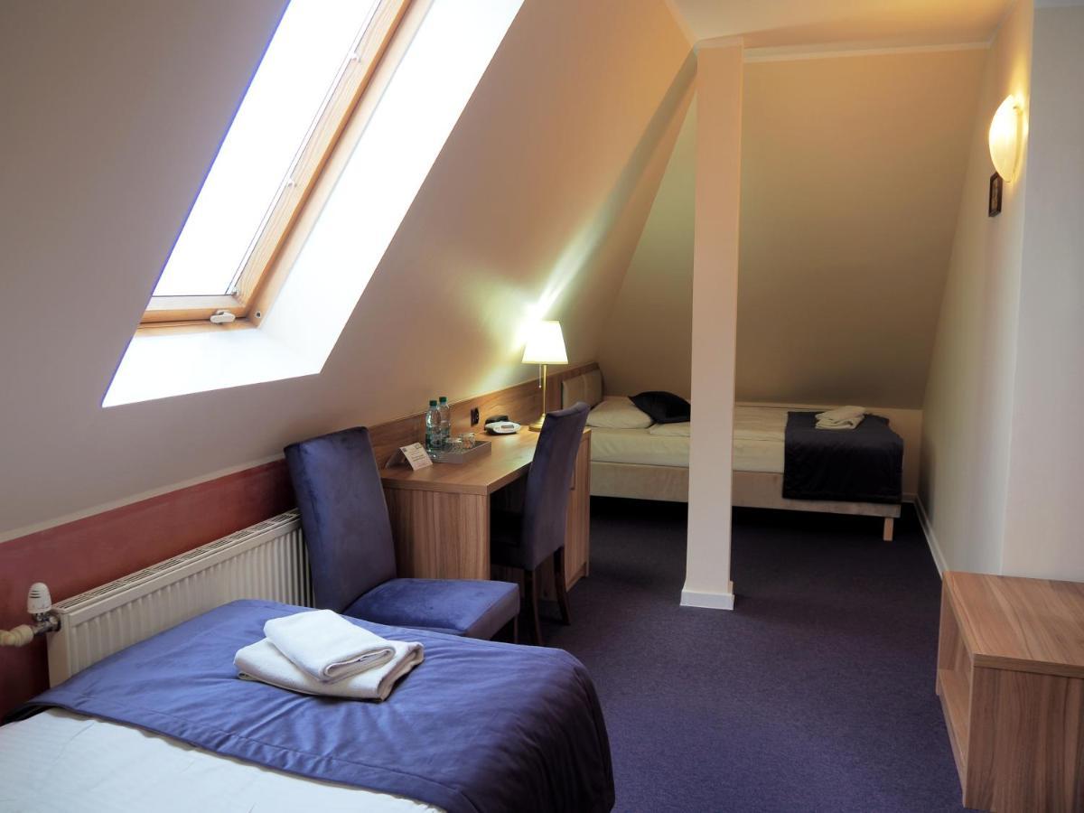 Hotel Awis Kutno Exteriér fotografie