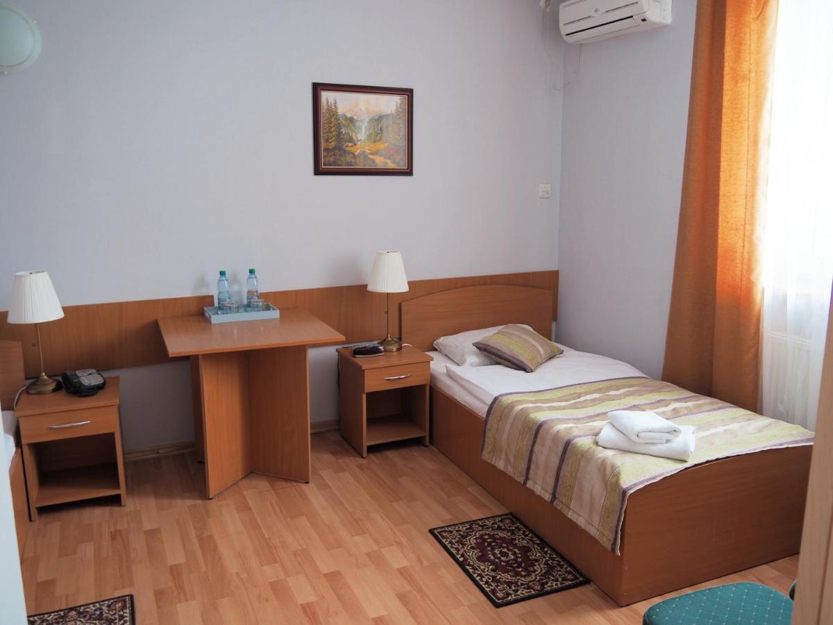 Hotel Awis Kutno Exteriér fotografie