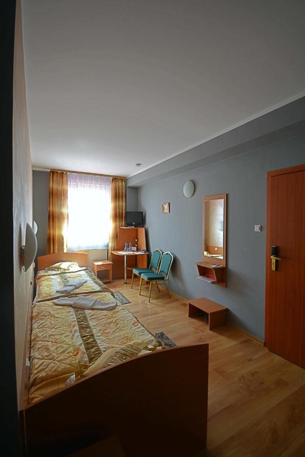 Hotel Awis Kutno Exteriér fotografie