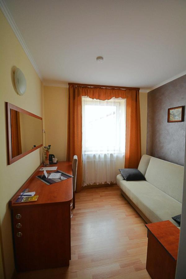 Hotel Awis Kutno Exteriér fotografie