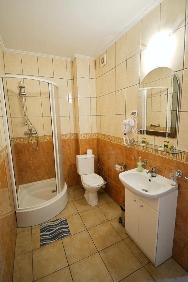 Hotel Awis Kutno Exteriér fotografie
